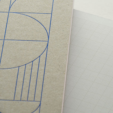 Notizblock mit Umschlag | technisches Zeichenpapier | Millimeterpapier DIN A5 | Hochwertige Verpackung mit Eckenheftung und geprägtem Logo
