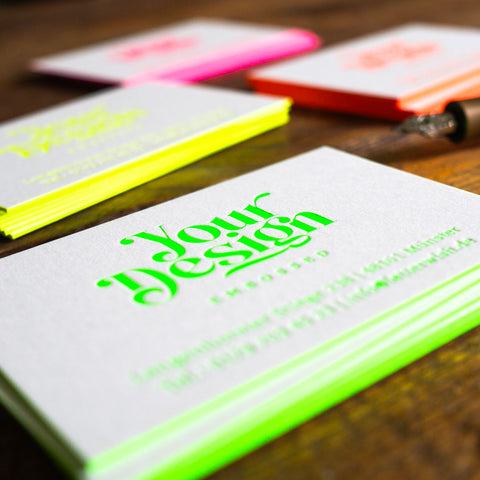 Visitenkarten mit Neonfolie und Farbschnitt