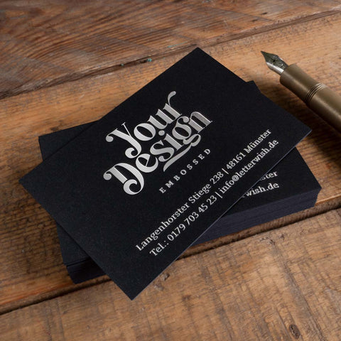 Schwarze Visitenkarten mit Heißfolienprägung