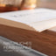 Detailaufnahme von natürlichem Feinstpapier für hochwertige Letterpress Visitenkarten.
